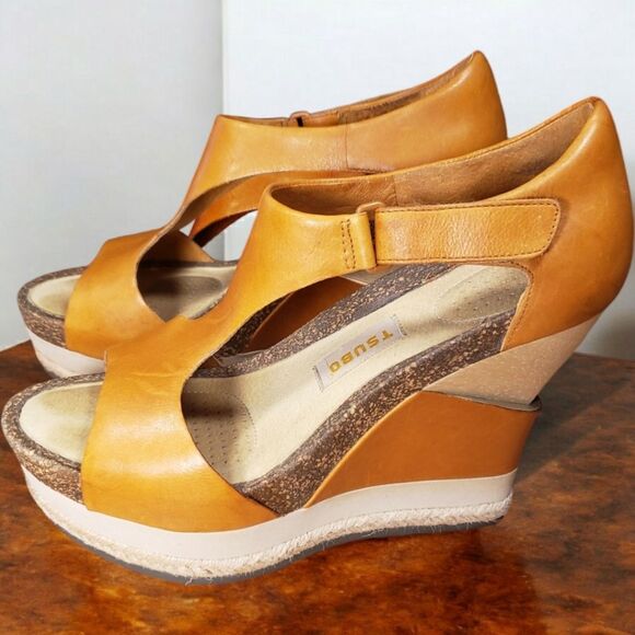 Tsubo Isara Leather / Wood Sculptural Wedges~$240 - Picture 1 of 15